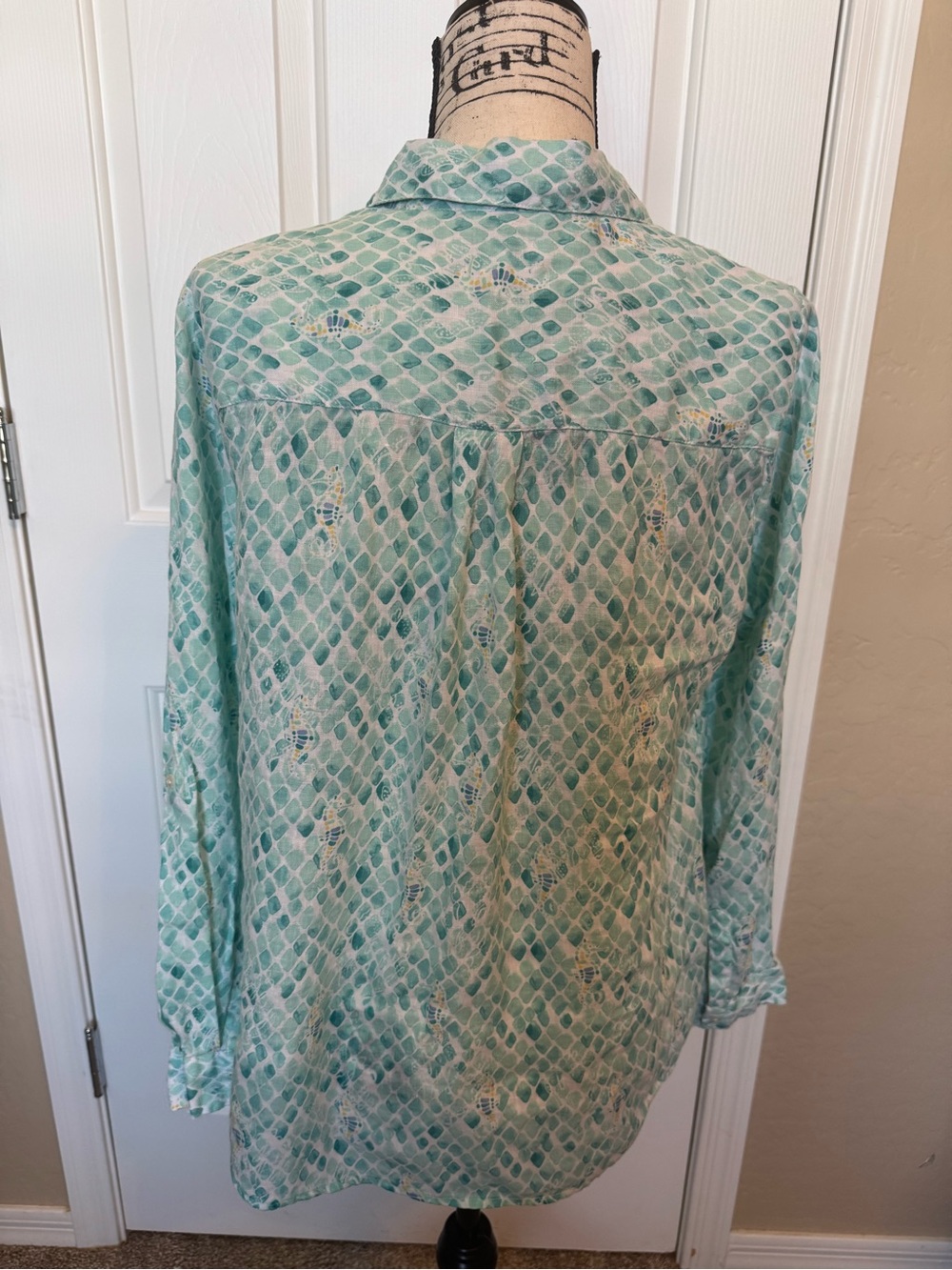 Charter Club Women’s Linen Seahorse Aqua Button Front Roll Tab Sleeve Medium - Picture 4 of 9